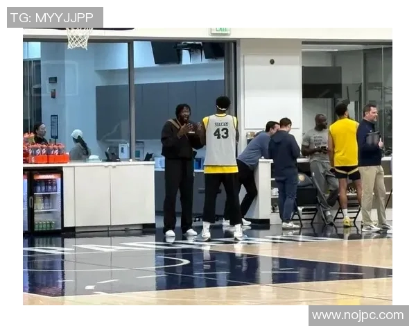 以镜头回顾西亚卡姆拼尽全力一幕令人泪目感动无数球迷